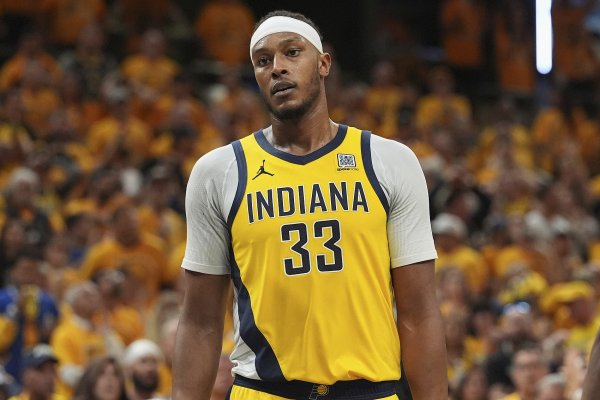 Carlisle: Sự ra đi của Turner là một mất mát lớn cho đội. Bucks đột nhiên can thiệp và để anh ta quy