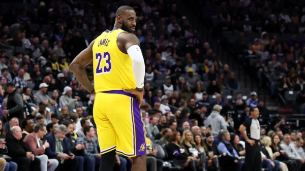 Nếu Lakers bắt đầu mùa mới, họ