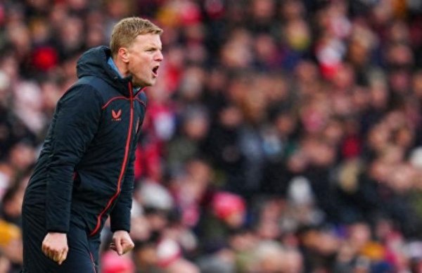 Eddie Howe nói về Isaac: Tình 